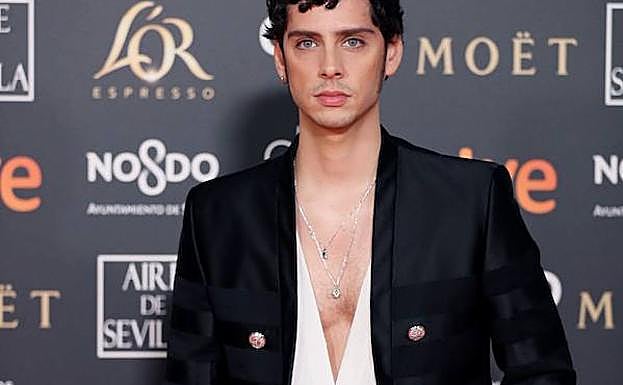 Eduardo Casanova, en la alfombra roja de los Goya 2019.