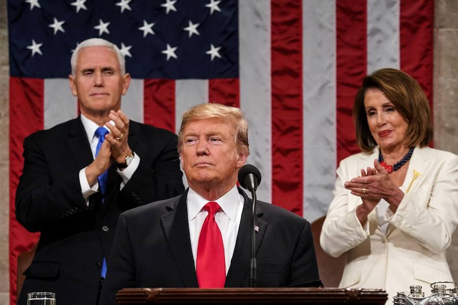 Trump recibe el aplauso del vicepresidente Mike Pence y la presidenta de la Cámara de Representantes Nancy Pelosi
