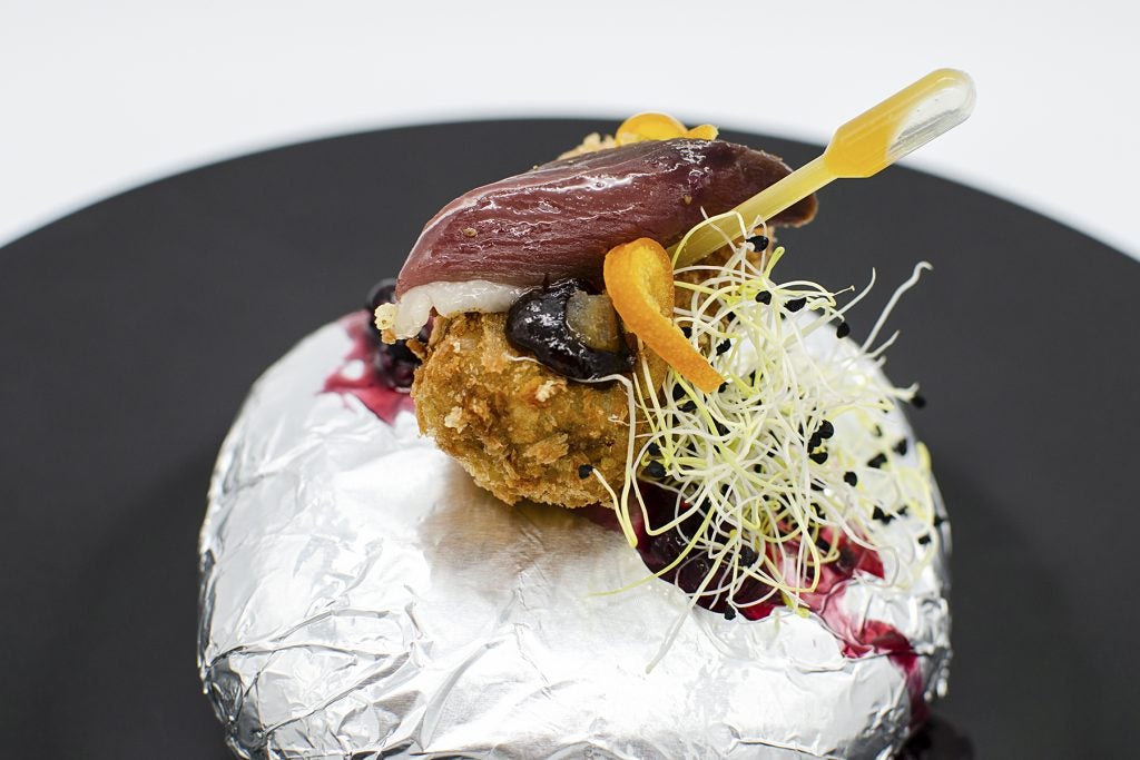 Finalista: GOLDEN DUCK. Bar MENDIOLA. Erdikokale, 19 · Ermua