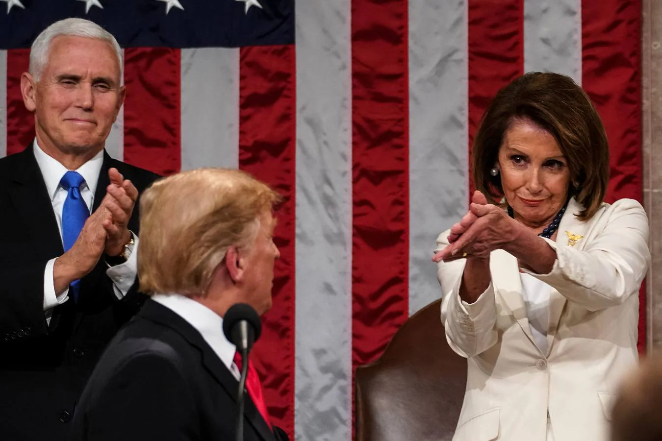 La Presidenta de la Cámara de Representantes, Nancy Pelosi, aplaude durante el segundo discurso del Presidente Trump sobre el Estado de la Unión en una sesión conjunta del Congreso de los Estados Unidos en la Cámara de Representantes del Capitolio de los Estados Unidos en el Capitolio de Washington, el 3 de febrero.