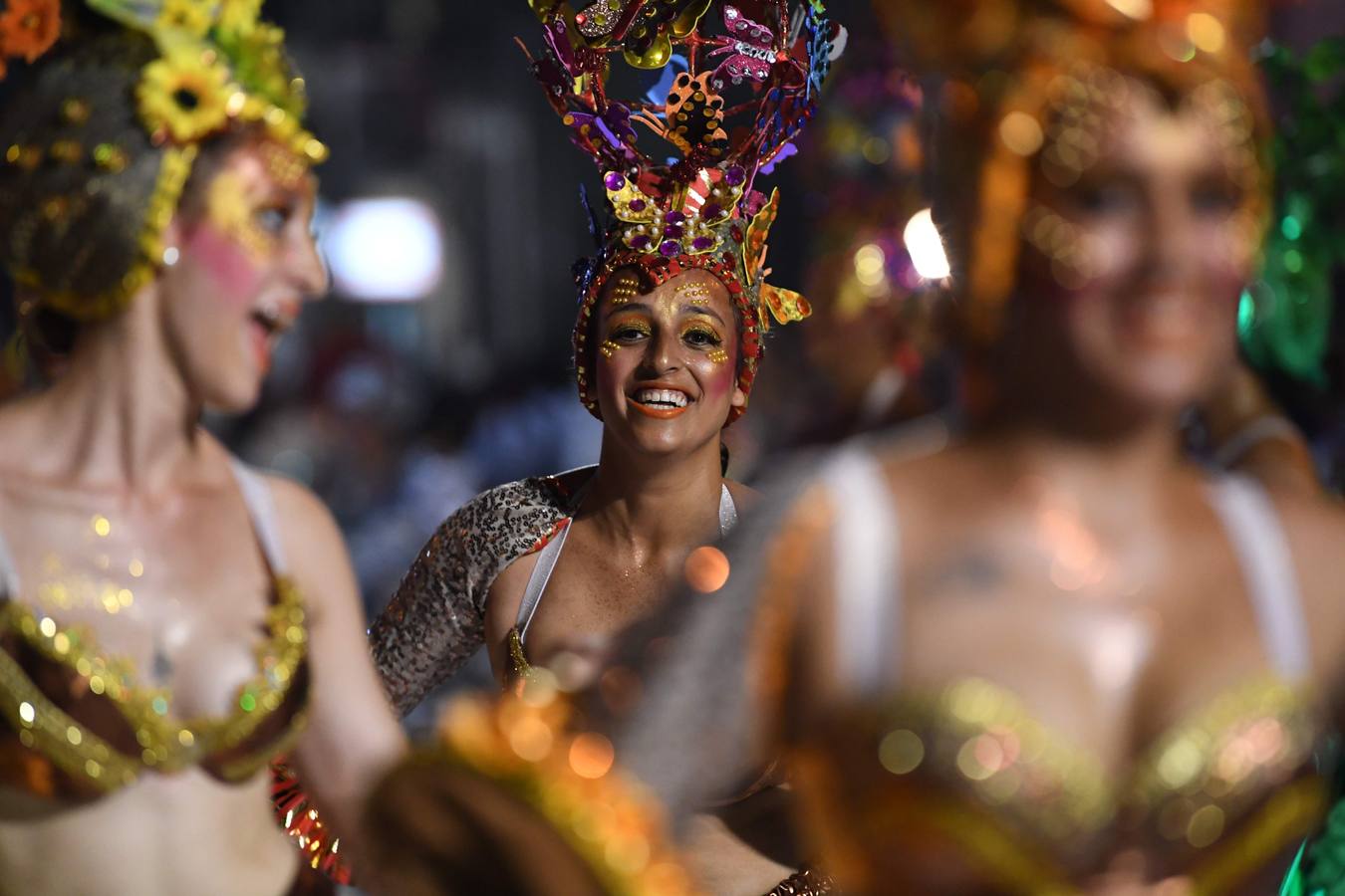 El Carnaval uruguayo es conocido entre otras cosas por los bateristas y bailarines que forman parte de un grupo conocido como «comparsa», donde compiten tocando y bailando al ritmo de la música tradicional «candombe», en Montevideo.