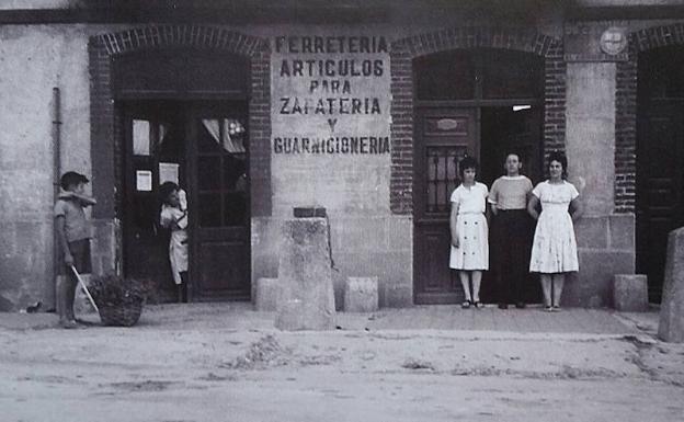 'Azto eta Gaur' desarrolla anécdotas de los establecimientos de toda la vida.