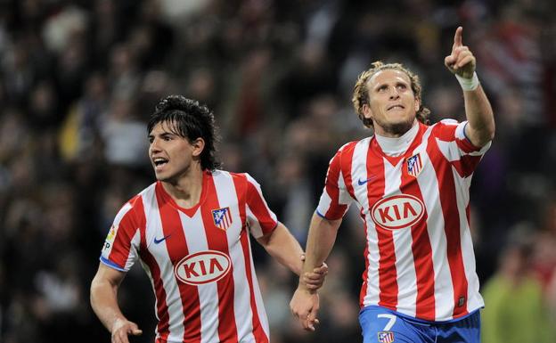 Agüero y Forlán, en su etapa rojiblanca. 