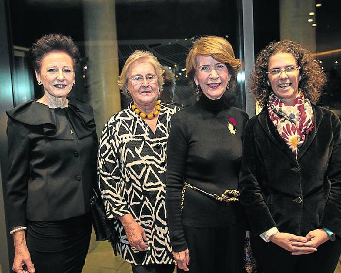 Natividad Cuevas, Arantza Zabala, Maribel Ezquerra y Beatriz Marcos.