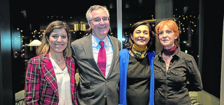 Carmen Carrón, Luis Eguiluz, Yolanda Díez e Inés Ibáñez de Maeztu.