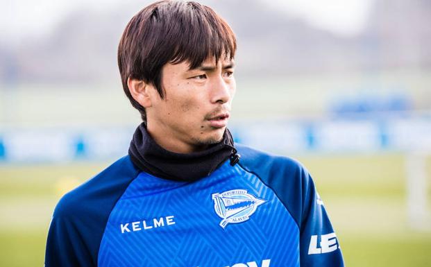 Inui debuta con el Alavés