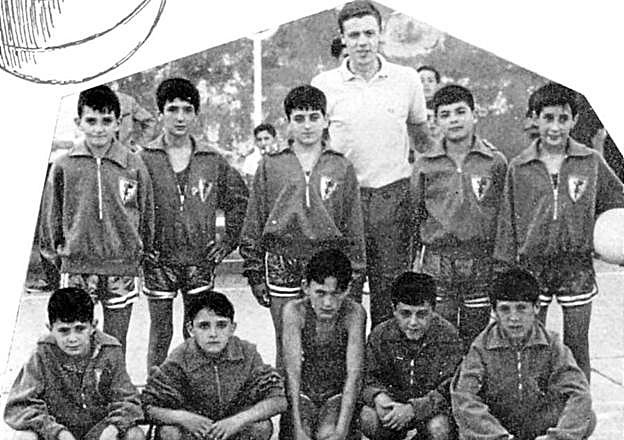 Equipo de Marianistas. Arriba, Orbegozo, Castellón, Muñoz, Emiliano, Ocerín y Páramo. Agachados, Garaigordobil, Arizmendiarrieta, Garavilla, Goiriena y Echeita.