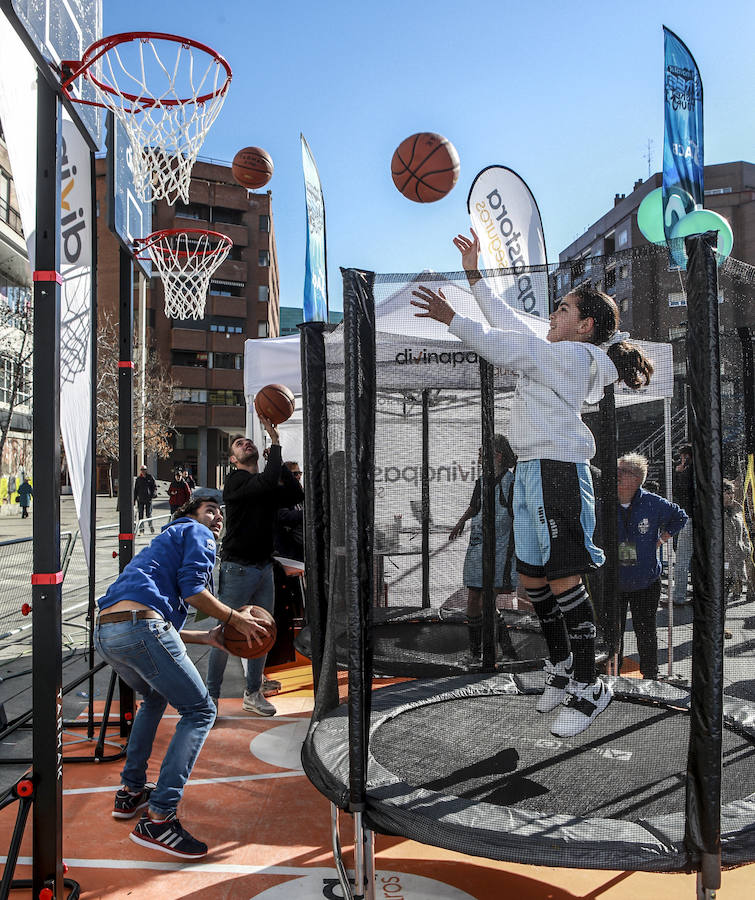 Los hinchas azulgranas y los de otras aficiones se han dejado ver este viernes por el centro de Madrid