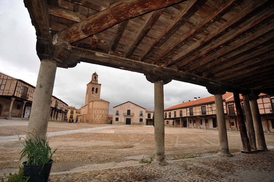 Iglesia de Santa María la Mayor en la plaza principal de Arévalo. 