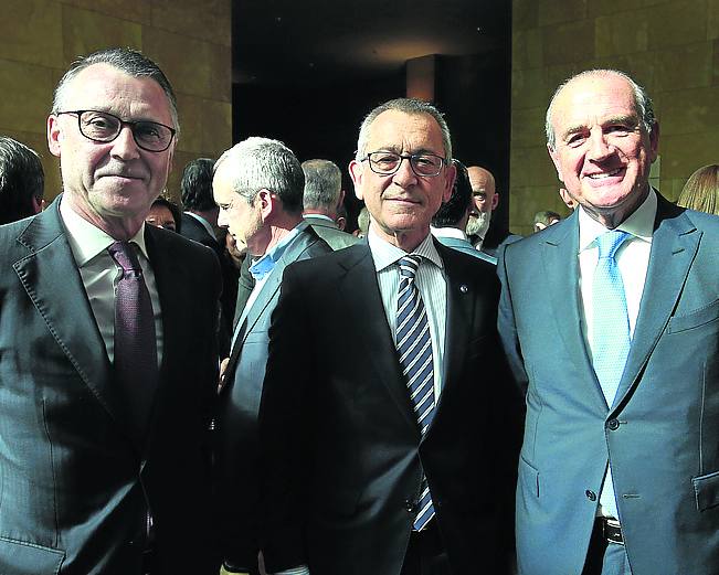 Pedro Sánchez, Pedro Ensunza y Miguel Ángel Lujua.