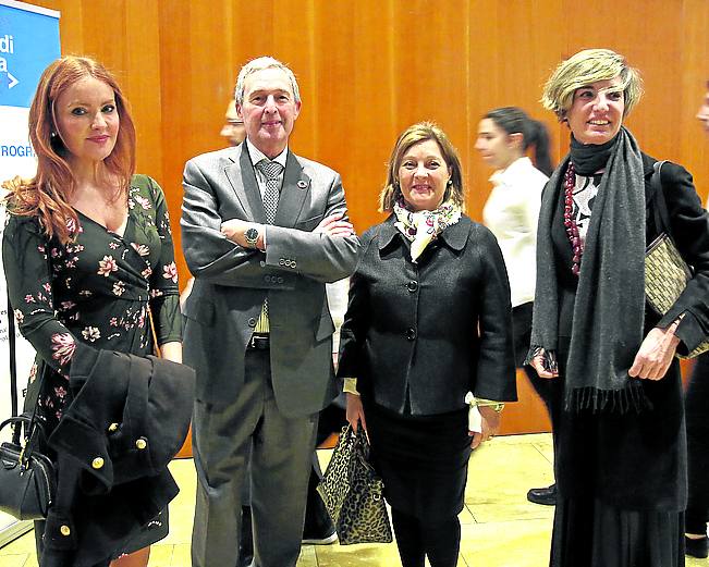 Inés Núñez de la Parte, Txema Villate, Julia Diéguez y María Caballero.