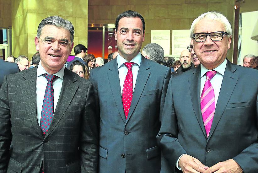 Marcos Muro, Imanol Pradales y Vicente Reyes.