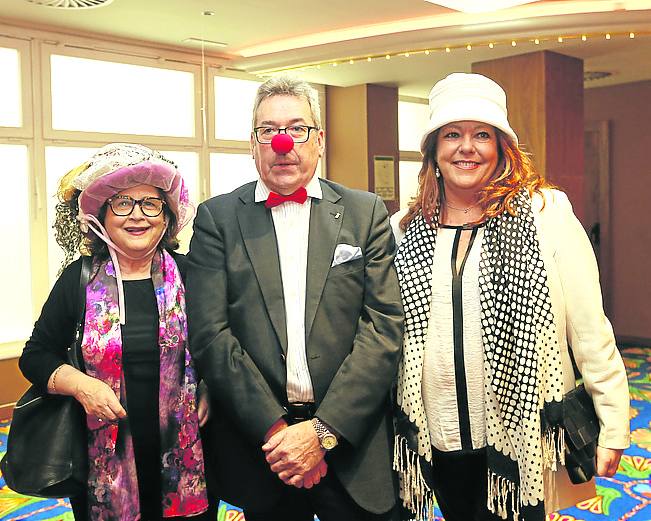 Loly Rubio, Marcelino Gorbeña y Miren Landazabala.