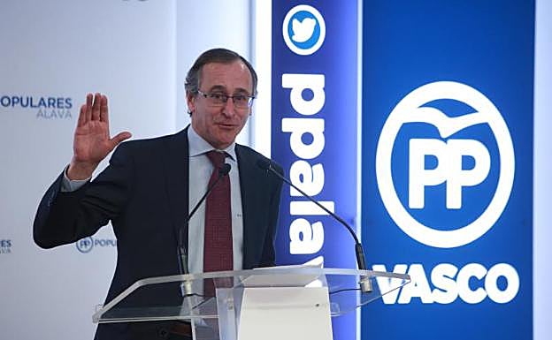 Alfonso Alonso,en su comparecencia ente los medios de hoy.