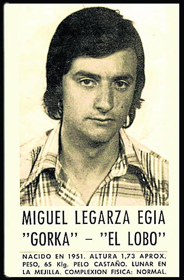 Fotografía de uno de los pasquines con los que ETA empapeló las calles tras descubrir que era el infiltrado.