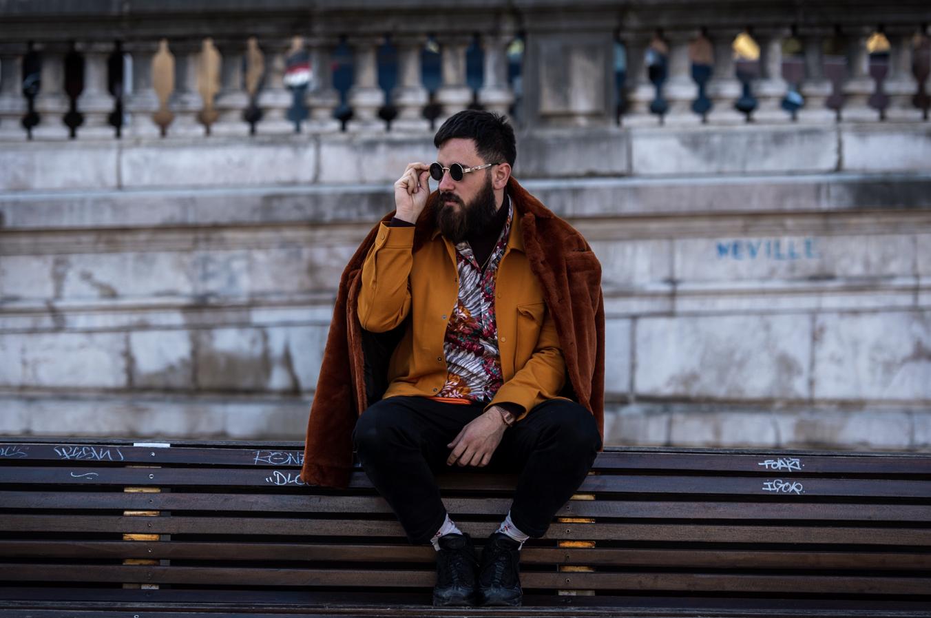 Unai Ochoa de Aizpuru (profesor de moda, 28 años) no le gusta que le encasillen como 'hipster', porque cada día lleva «un estilo diferente».