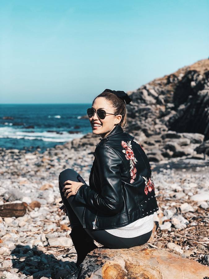 Un look sport con el lazo en la coleta.