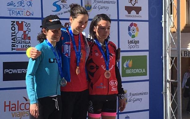 Podium femenino: Merce Tussell, Helene Alberdi y Sonia Julia Sánchez. 