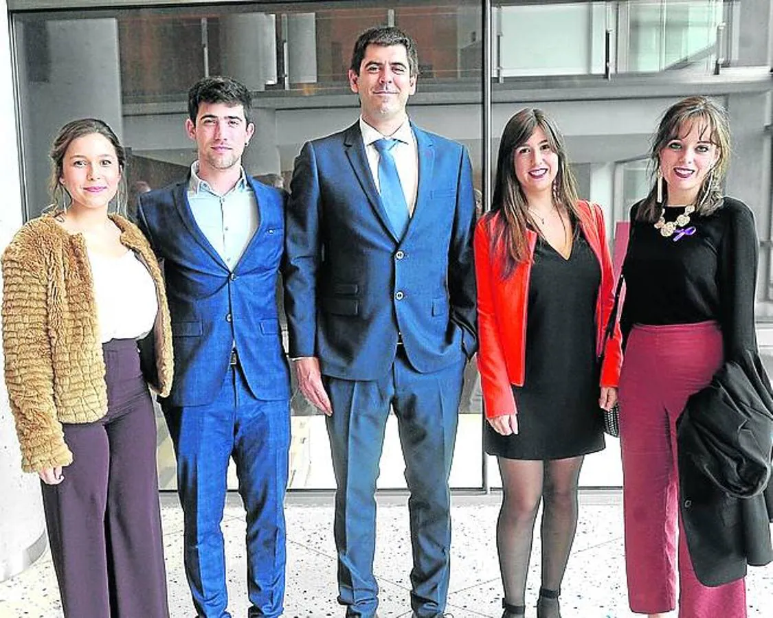 Marta Gutiérrez, Óscar Mijangos, Mario Alberto Marín, Natalia Gil y Ainhoa Ruiz. 