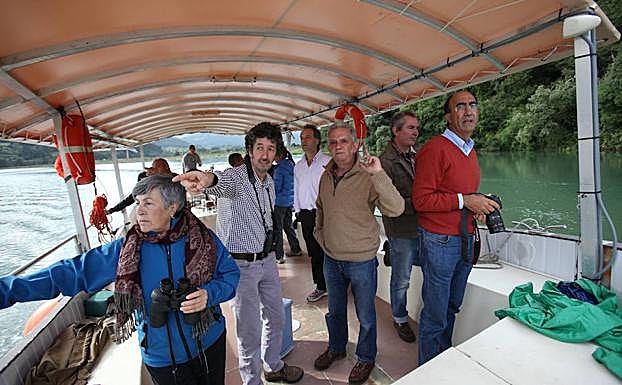 Navegación por la ría de Gernika.