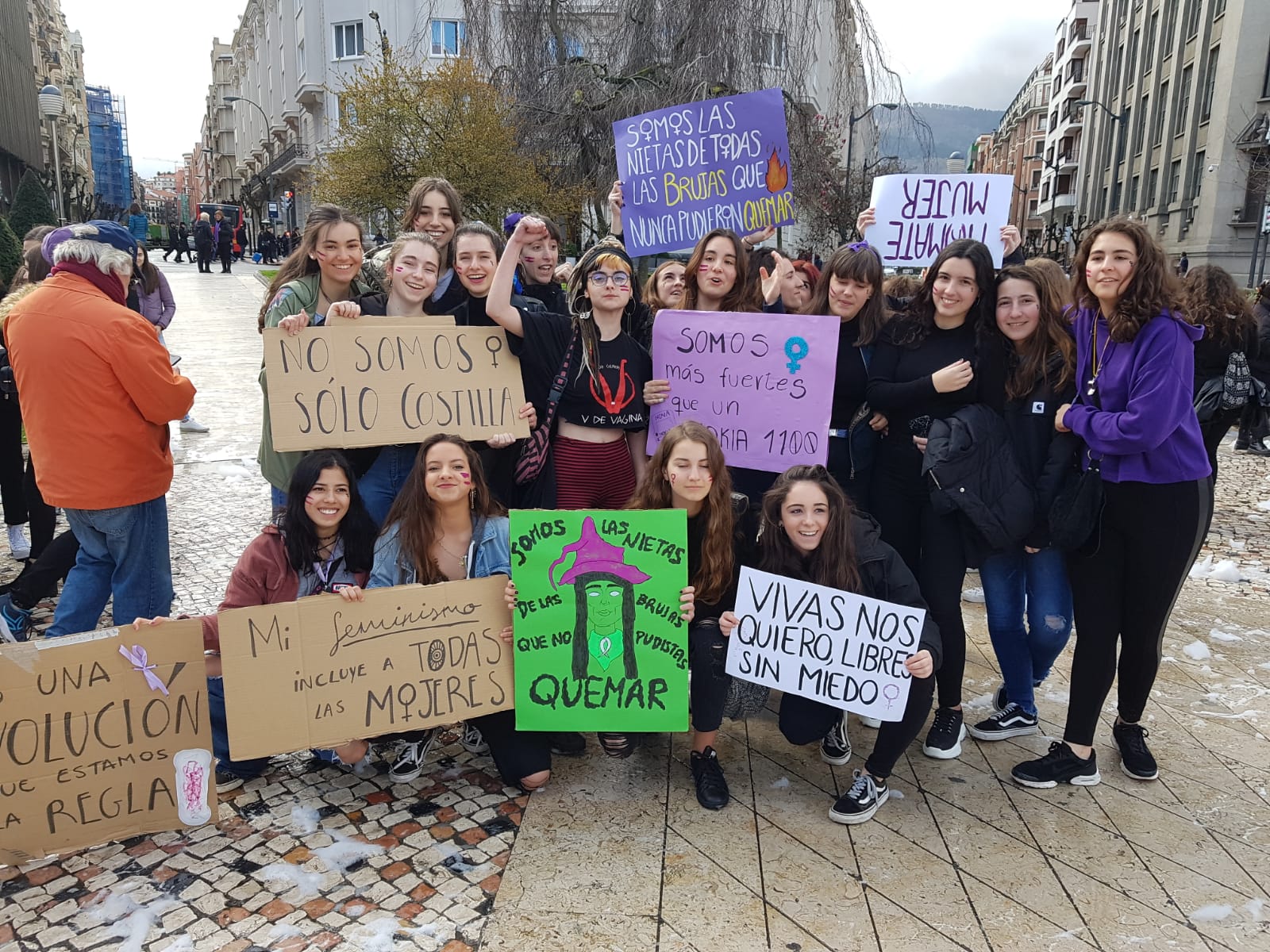 Estudiantes de Uribe Kosta reclaman una mejor educación desde Primaria para acabar con los «micromachismos» que viven cada día.