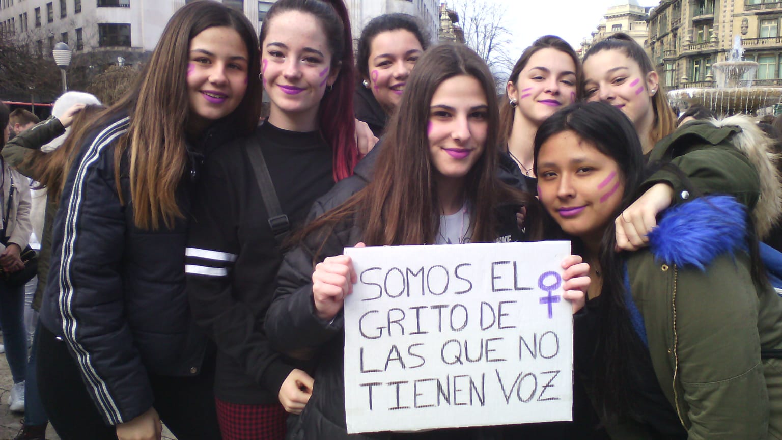 Estudiantes del colegio Franciscanas De Montpellier, de Trapagaran.