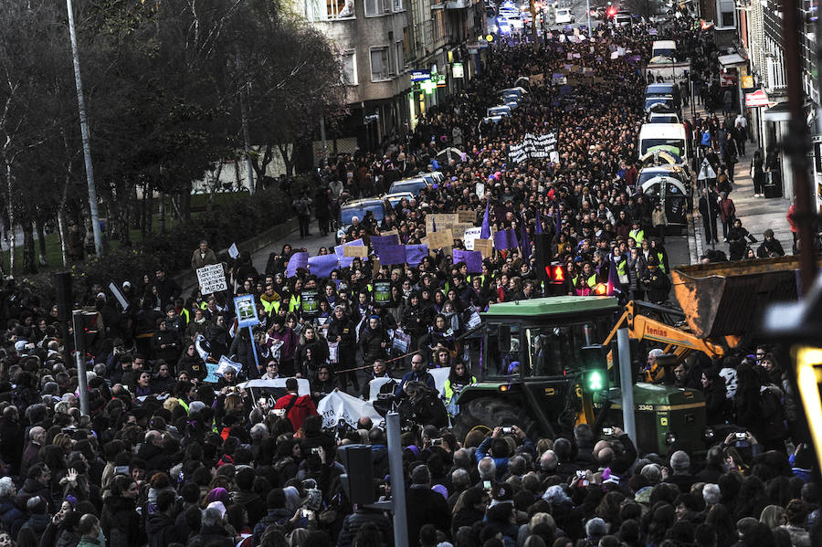 Fotos: Las fotos de la manifestación del 8-M de Vitoria