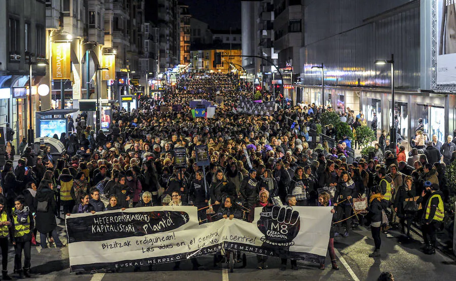 Fotos: Las fotos de la manifestación del 8-M de Vitoria