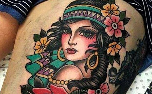 Los bilbaínos vuelven a tatuarse el mítico amor de madre
