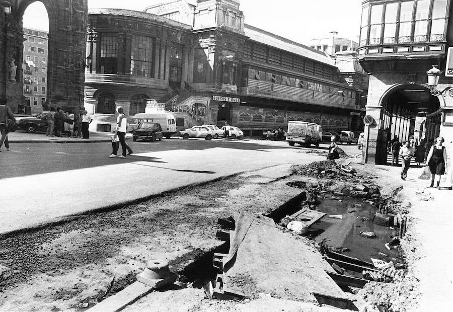 Los estragos del agua dejaron su huella en las calles.