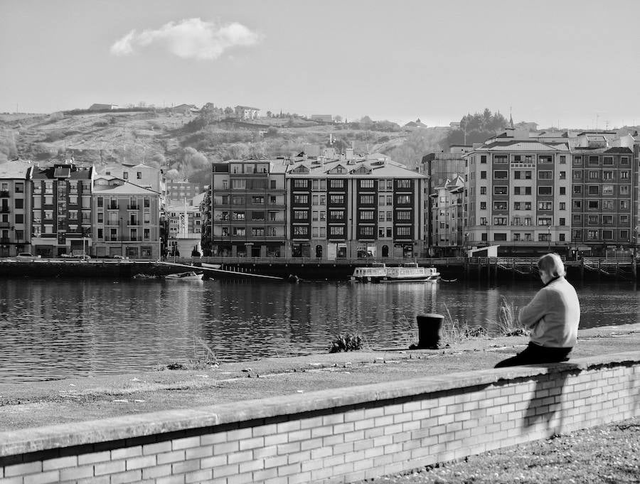 Finalista categoría 'La Ría y Barakaldo'. 'MIRANDO'. Autor: Laura Corral Rueda