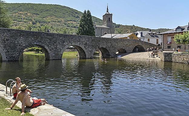 Playa fluvial de Molinaseca.