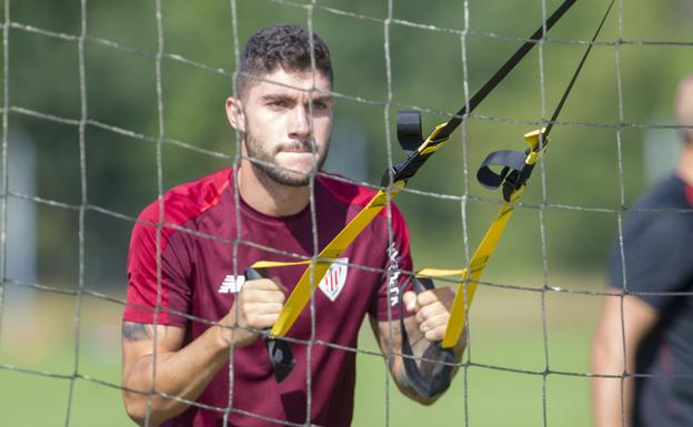 Unai Núñez, en un entrenamiento en Lezama