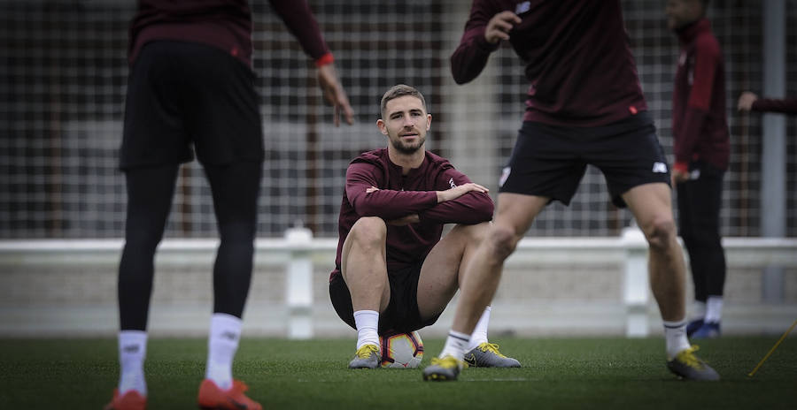 En la sesión de este jueves Aduriz ha realizado ejercicios con el balón