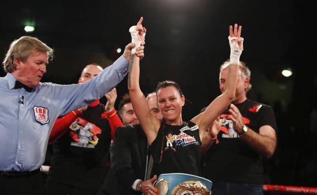 La boxeadora Joana Pastrana defiende el título mundial.