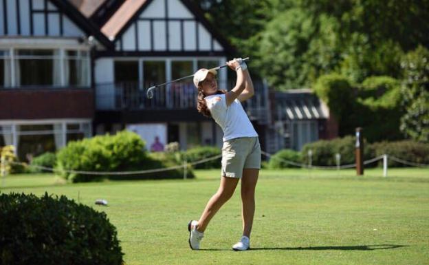 Nieves Martín, 'chaqueta verde' en el Campeonato de Madrid de Golf