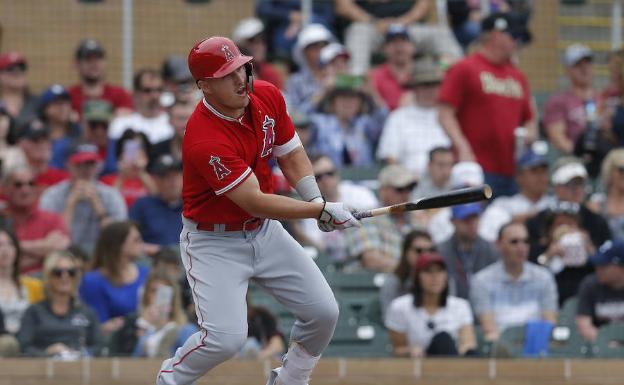 Mike Trout acaba de firmar el contrato más alto de la historia del béisbol, con 35 millones al año