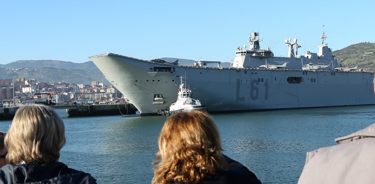 El buque insignia de la Armada española permanecerá atracado hasta el domingo para poder ser visitado