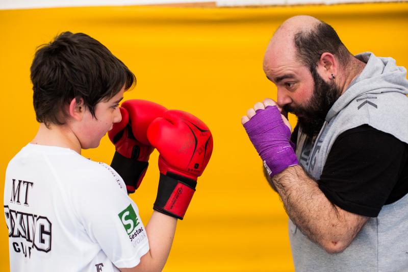 Fotos: Jon Fernández imparte un seminario a varios aficionados al Boxeo