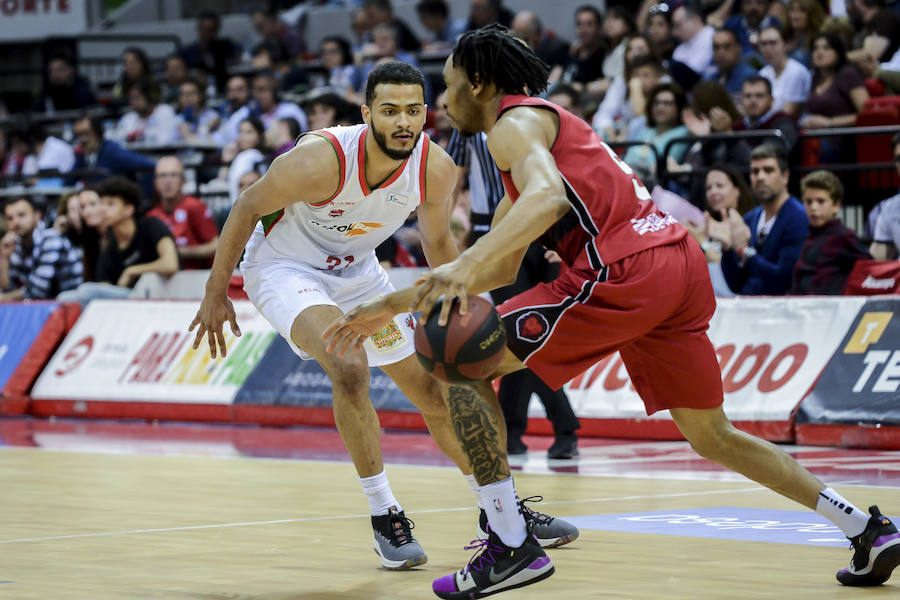 Fotos: Las mejores imágenes del Zaragoza - Baskonia