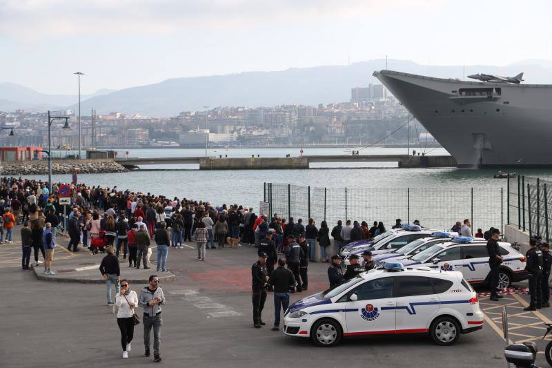 El barco mantendrá sus puertas abiertas para los curiosos hasta las 13:00 horas. 