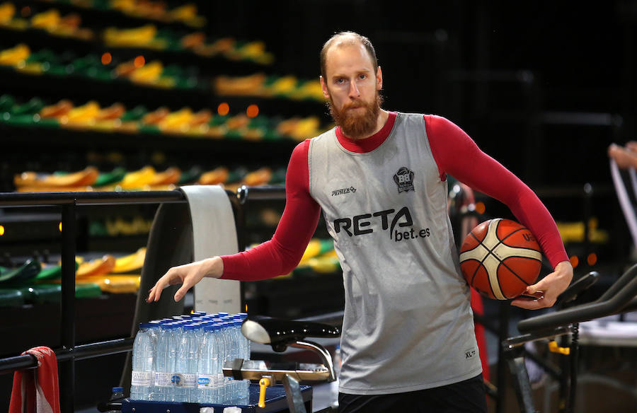 Los hombres de negro se preparan para el encuentro del domingo frente al palencia