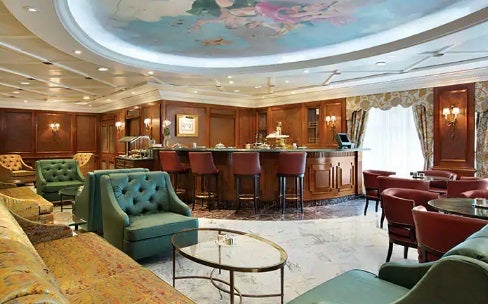 Fotos: Así es por dentro el crucero de lujo que dará la vuelta al mundo y parará en Getxo