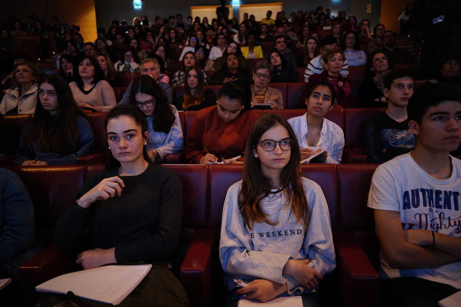 Público asistente a la jornada en el Auditorio del Museo Guggenheim.