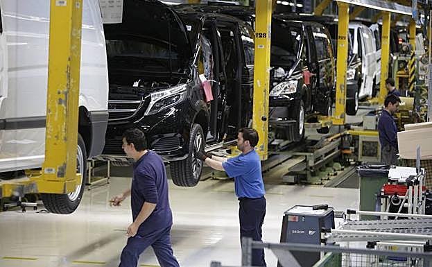 La línea de producción de Mercedes en Vitoria.