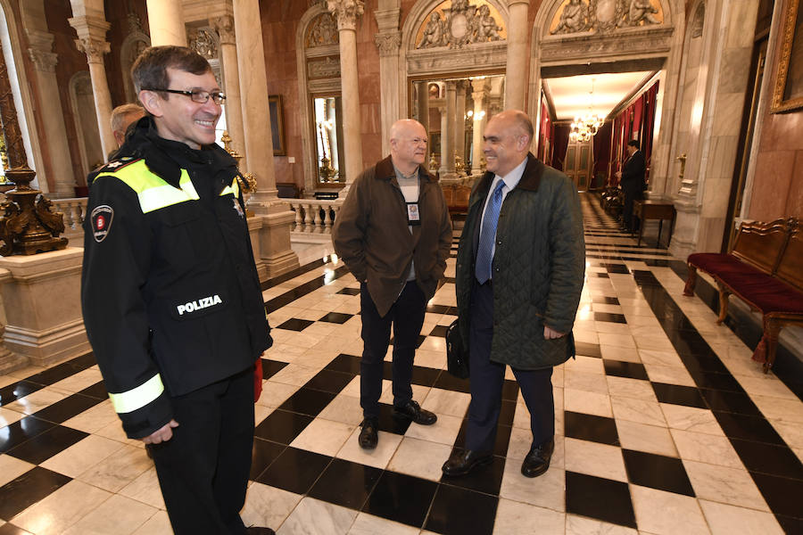 Tomás del Hierro a su llegada al Ayuntamiento.