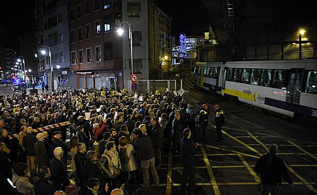 Los vecinos del barrio se concentraron hace dos años tras el atropello mortal a dos ancianas. 