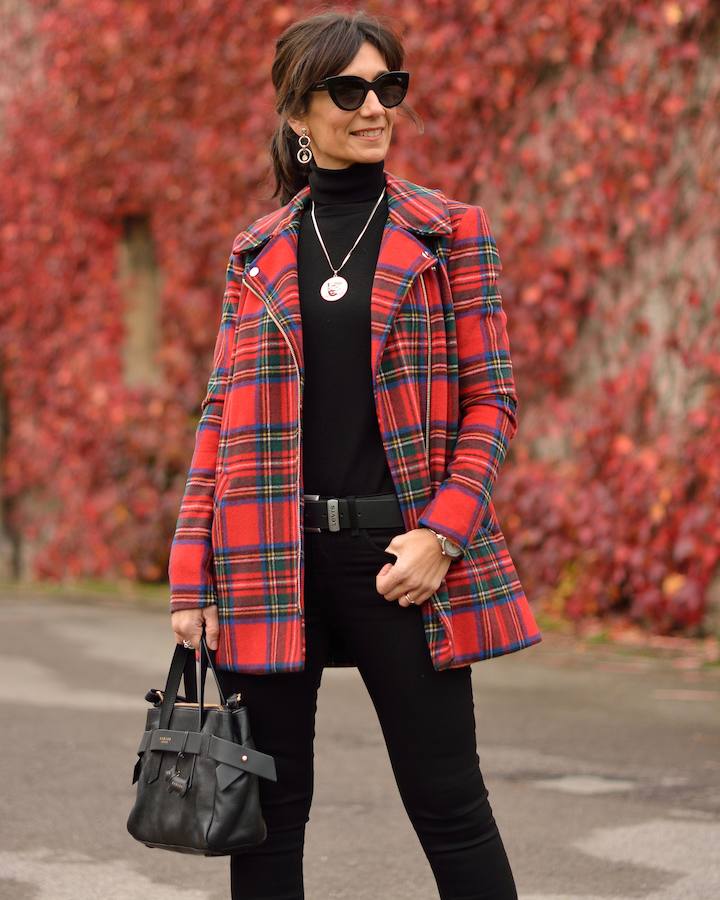 Esta getxotarra ha hecho de su cuenta de Instagram un espejo del estilo vizcaíno en el que se miran cada vez más mujeres de Reino Unido