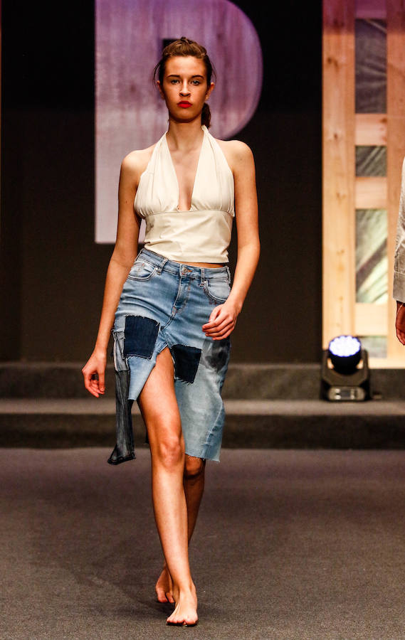 Los nuevos creadores pisan fuerte en la Pasarela Gasteiz On con originales looks, vestidos de ensueño, prendas recicladas y estilismos reivindicativos.