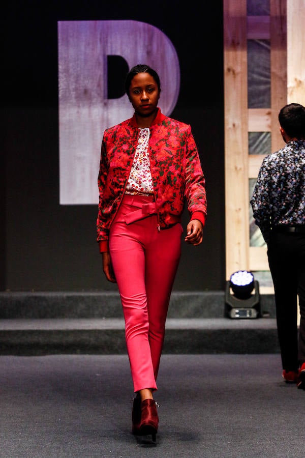 Los nuevos creadores pisan fuerte en la Pasarela Gasteiz On con originales looks, vestidos de ensueño, prendas recicladas y estilismos reivindicativos.